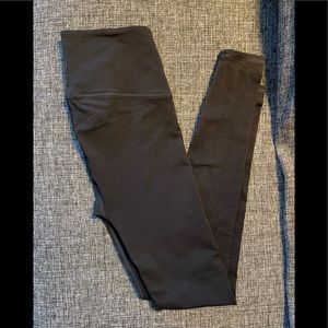 Lululemon Fresh in Mesh Crop; never worn; size 8